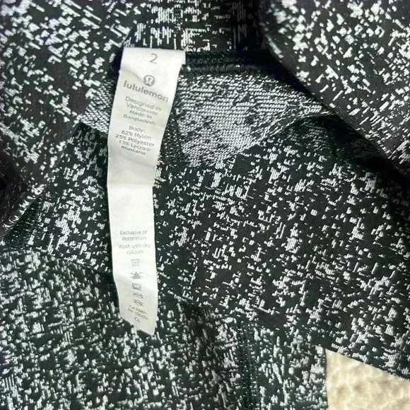 Lululemon Wunder Under cropped black and white marbled leggings size 2 - Picture 5 of 8